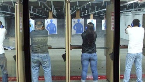 Zbroimy się. Przybywa pozwoleń i rejestracji.