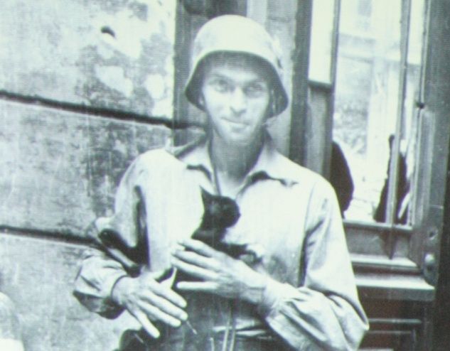 Zdjęcie zrobione w czasie prezentacji fotografii Eugeniusza Lokajskiego. Źródło: PAP/Bartłomiej Zborowski