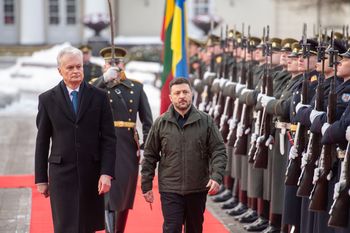 "Zatrzymać dostawy". Zełenski w Wilnie wskazał na USA