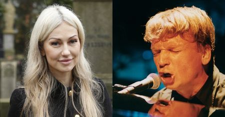 Posępna Magdalena Ogórek odwiedza grób Grzegorza Ciechowskiego i "zastanawia się": "CO Z TĄ POLSKĄ?" (FOTO)