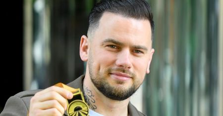Uczuciowa przeszłość Grzegorza Collinsa. Ma nastoletnią córkę z poprzedniego związku. Tak niedawno mówił o swojej EKS!