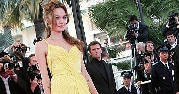 Angelina Jolie chudnie. Waży już tylko 48 kg!