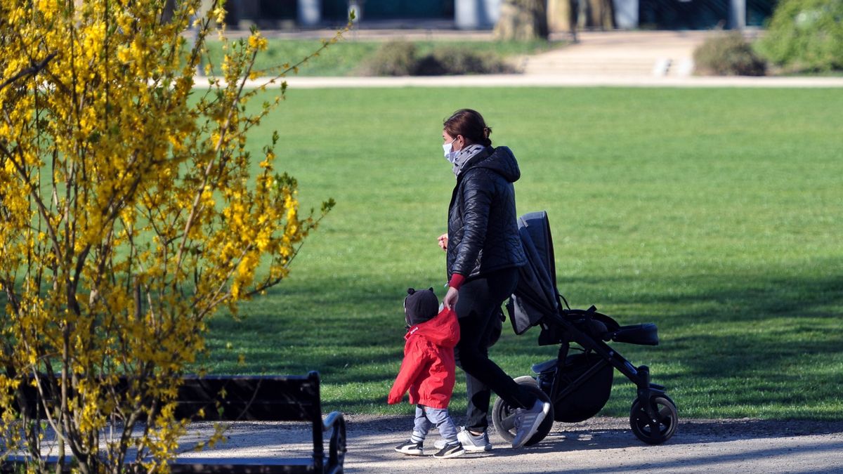 Polacy coraz mocniej będą odczuwać skutki ekonomiczne koronawirusa.