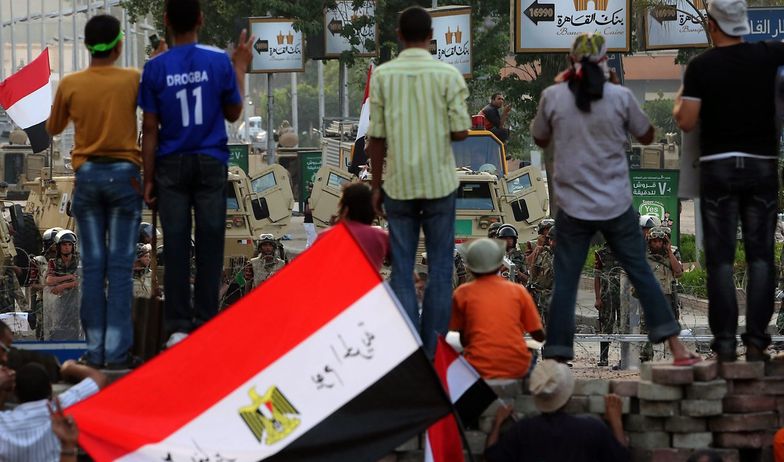 Zmian władzy w Egipcie. Opozycja odrzuca dekret konstytucyjny