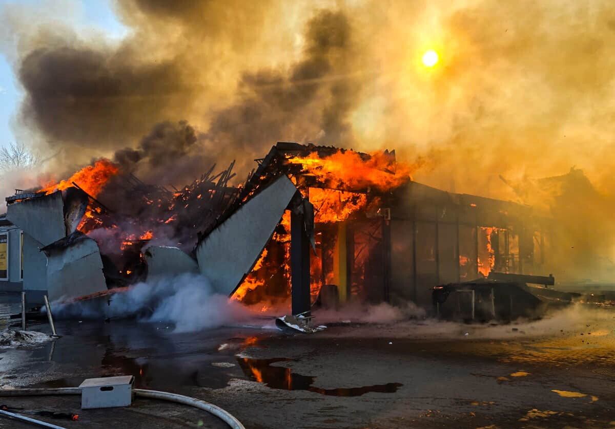 wiadomości,aktualności,WP Wiadomości Biedronka w ogniu. Zawalił się dach sklepu