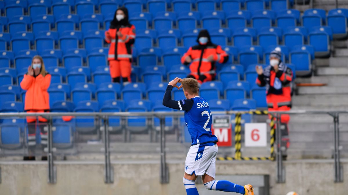 piłkarz Lecha Poznań Michał Skóraś cieszy się z gola podczas meczu grupy D Ligi Europy ze Standardem Liege