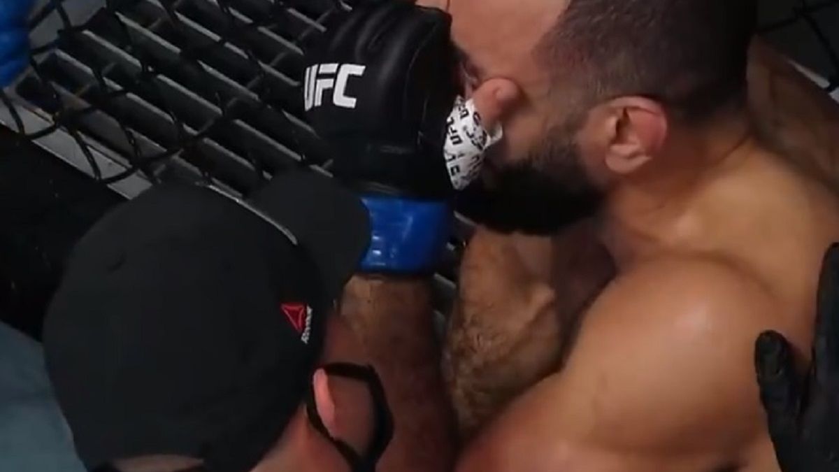 Zdjęcie okładkowe artykułu: Twitter / Belal Muhammad zrozpaczony po walce wieczoru UFC Vegas 21