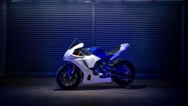 Yamaha R1 w wersji torowej