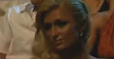 Paris Hilton publicznie upokorzona (wideo)