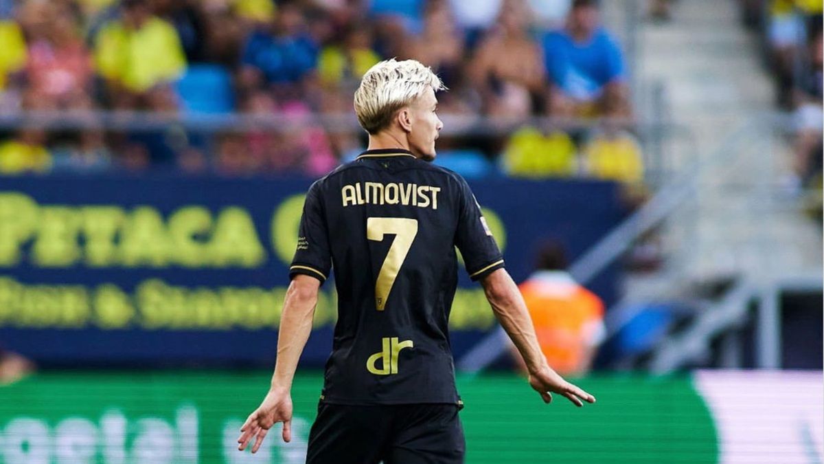 Instagram / Pontus Almqvist / Pontus Almqvist w barwach US Lecce