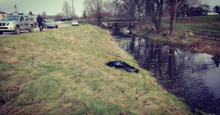 Zwłoki mężczyzny w rzece Żółkiewka. Policja bada sprawę
