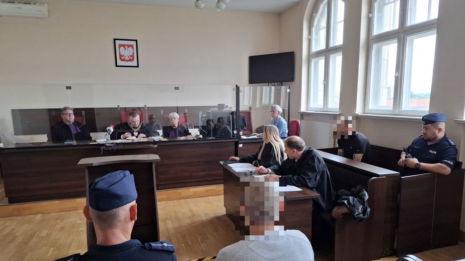 Marcinowi F. i Mateuszowi O., oskarżonym w sprawie rozboju z użyciem niebezpiecznego narzędzia grozi długoletnie więzienie. Napadu dopuścili się w warunkach recydywy