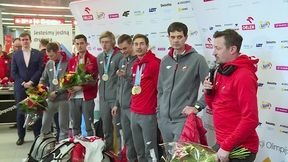 Zabawna scena w czasie powitania skoczków. "Nie odpowiemy na to pytanie"