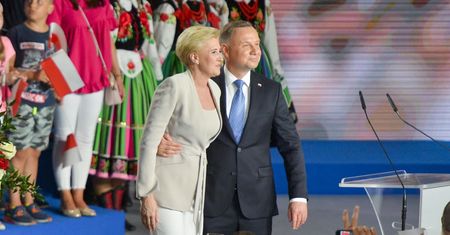 Prezydent przyłapany. To kupił Agacie Dudzie na 50. urodziny