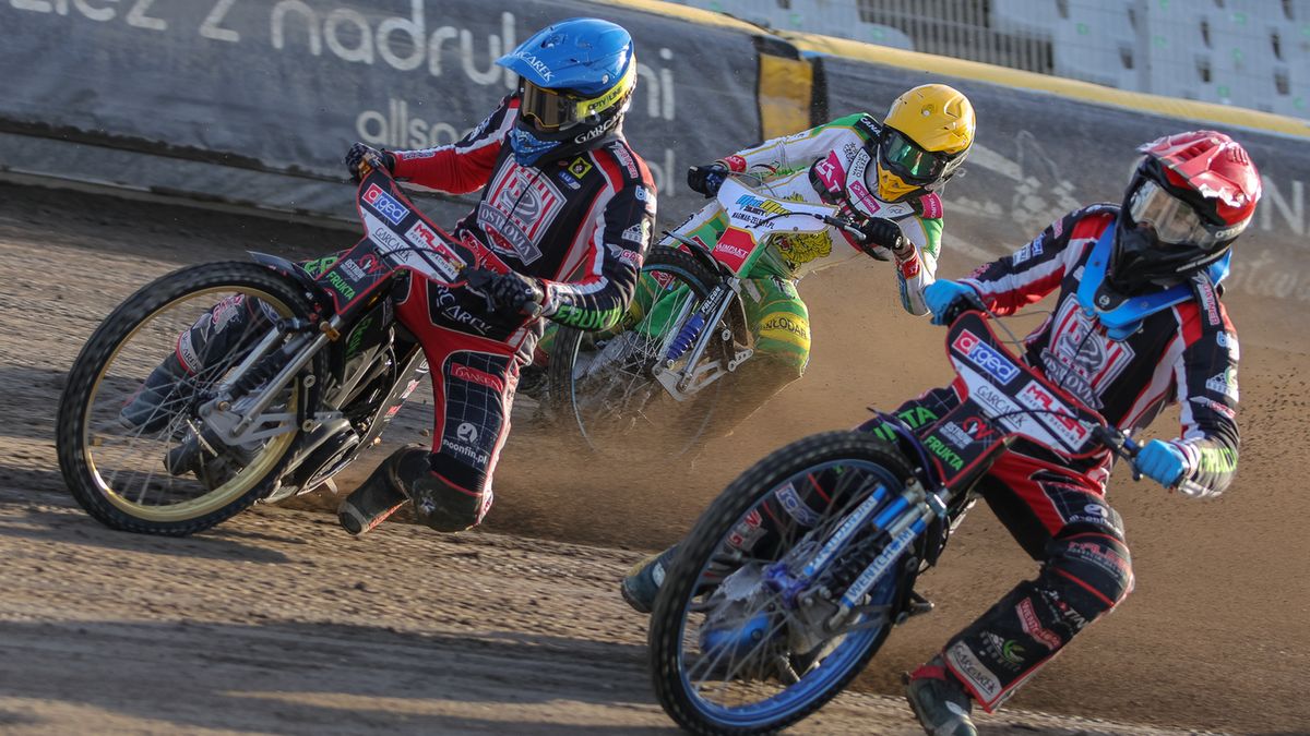 WP SportoweFakty / Patryk Kowalski / Na zdjęciu: Sebastian Szostak (kask czerwony), Jakub Krawczyk (kask niebieski), Kajetan Kupiec (kask żółty)