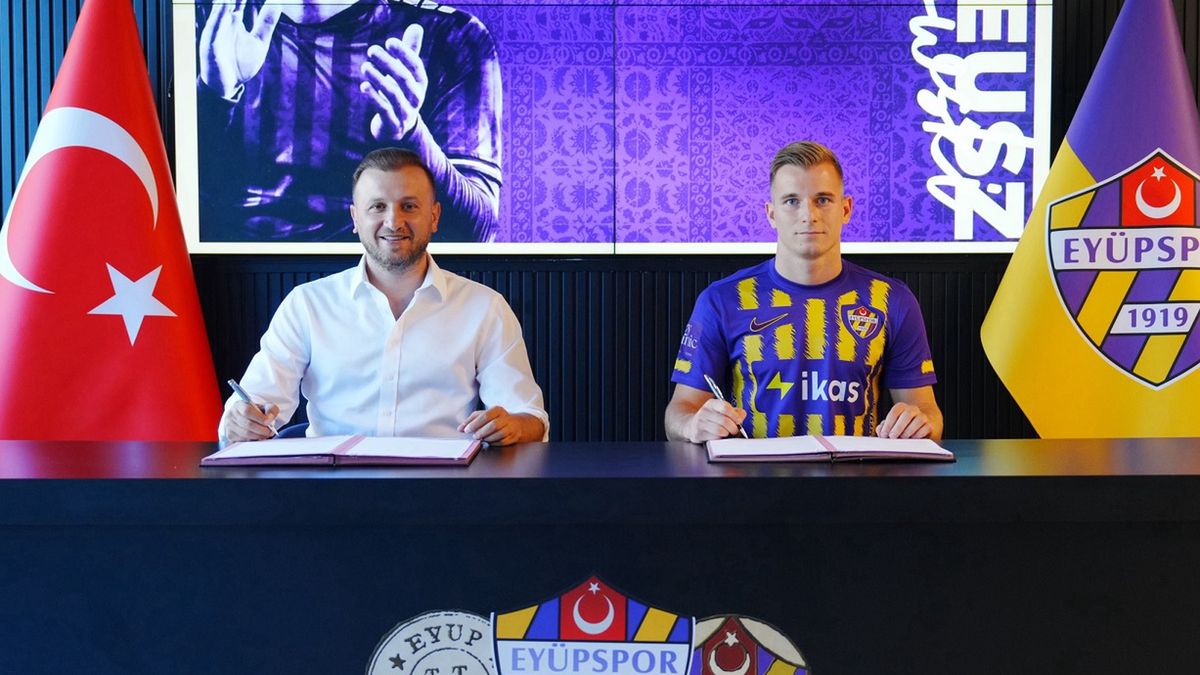 Twitter / Eyupspor / Na zdjęciu: Mateusz Łęgowski