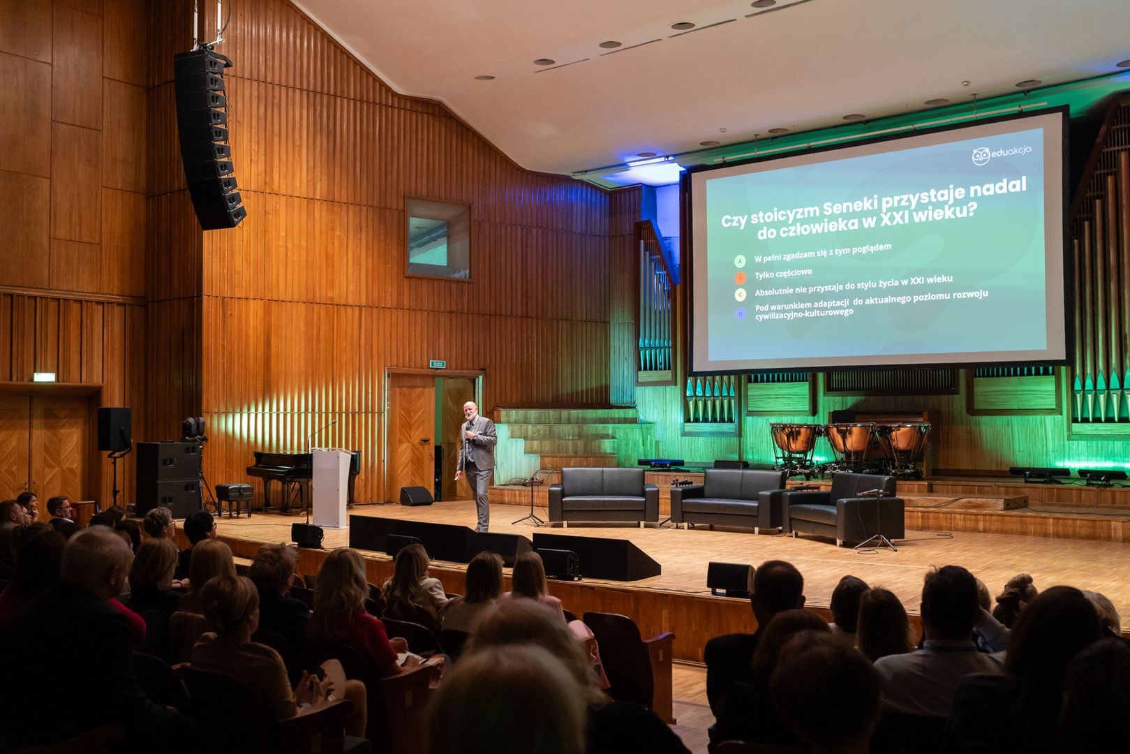 Konferencja &#34;Klimat dla rozwoju. Skuteczna profilaktyka zdrowia psychicznego nauczycieli&#34; odbyła się we wtorek, 17 czerwca, w Filharmonii Pomorskiej im. I.J. Paderewskiego w Bydgoszczy.