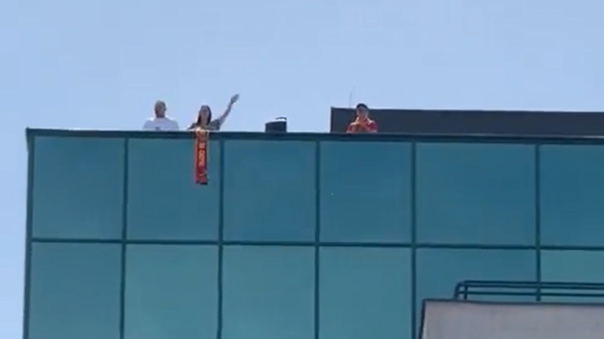 Twitter / polsatsport / Na zdjęciu: kibice Jagiellonii Białystok