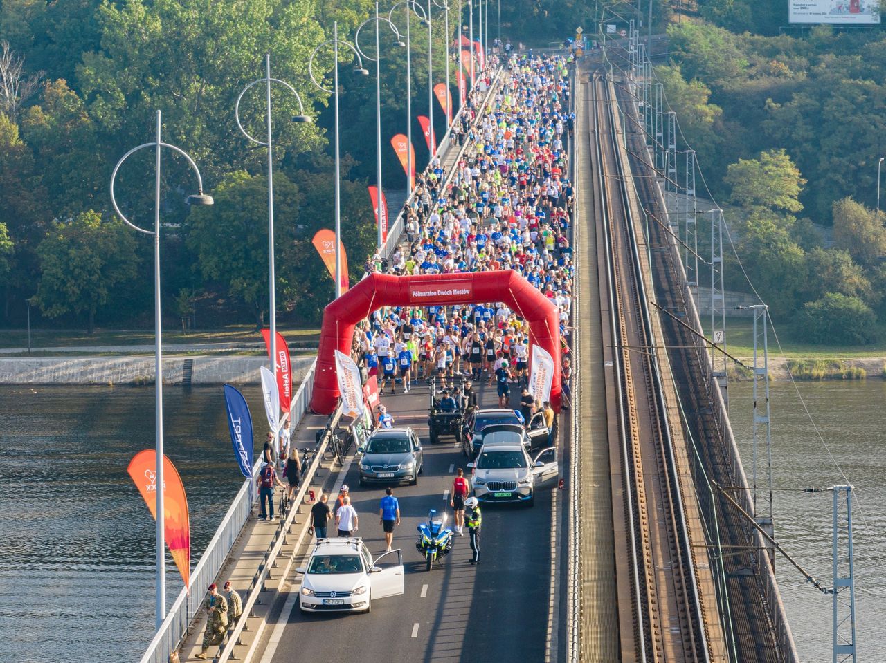 13. Półmaraton Dwóch Mostów ograniczenia w ruchu!