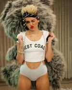 Miley Cyrus całuje Liama Hemswortha