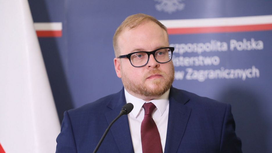 Konferencja ministra spraw zagranicznych Zbigniewa Raua
Fot. Pawel Wodzynski/East News, Warszawa, 01.09.2021. Konferencja prasowa ministra spraw zagranicznych Zbigniewa Raua i resortu na temat ewakuacji z Afganistanu.
N/z: nowo powolany rzecznik prasowy Lukasz Jasina
Pawel Wodzynski