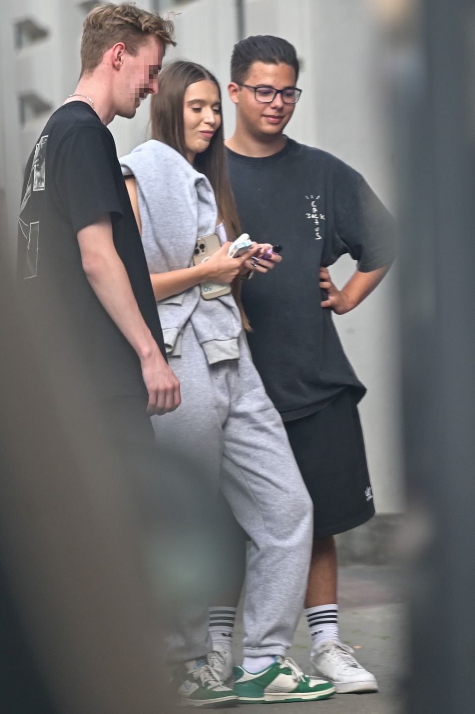 Allan Krupa na spacerze z dziewczyną