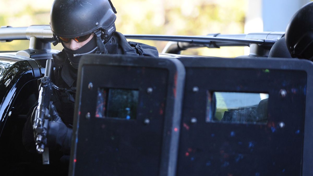 Agencja Bezpieczeństwa Wewnętrznego zatrzymała urzędnika oskarżanego o szpiegostwo na rzecz Rosji. Na zdjęciu poglądowym funkcjonariusz ABW 