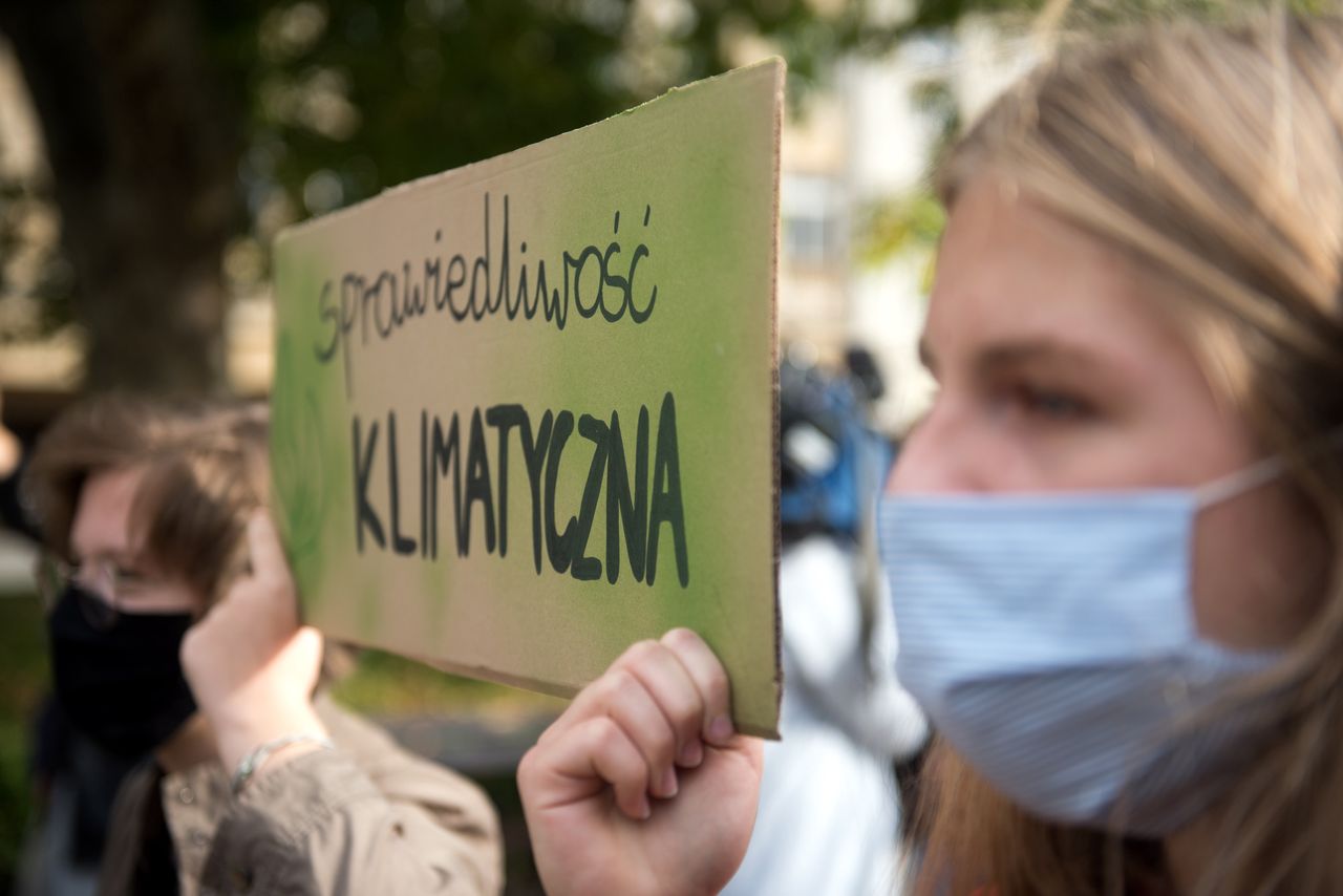Młodzieżowy Strajk Klimatyczny na Placu Wolności w Poznaniu.