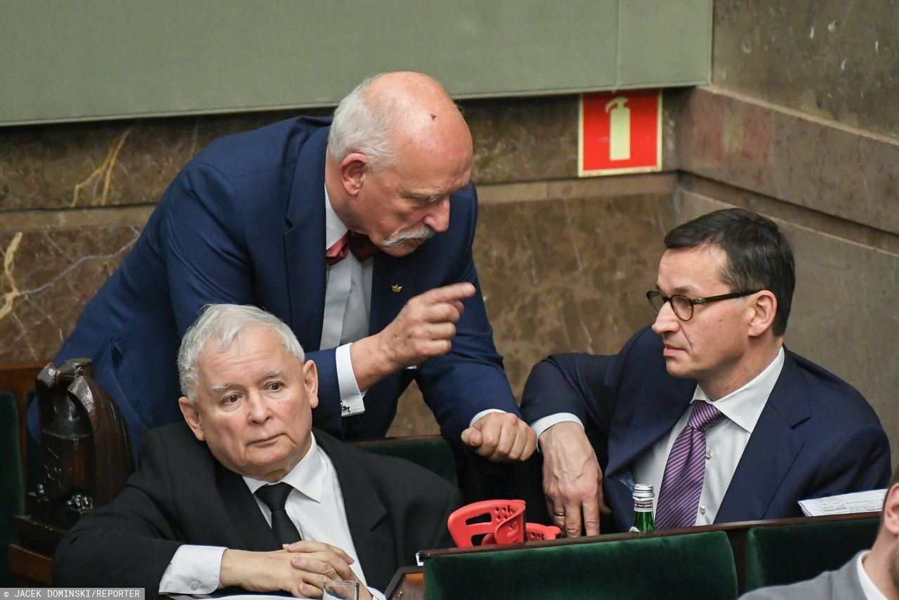 Ostatni sondaż w 2021 roku. PiS bez samodzielnej większości? Jest pewien ratunek