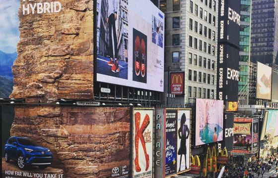 Toyota nadal najcenniejszą marką motoryzacyjną świata, najszybciej zyskuje Tesla (Top 10)