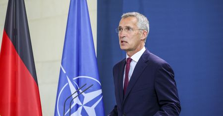 Aleksiej Nawalny. Reakcja NATO na otrucie. "Rosja powinna odpowiedzieć"