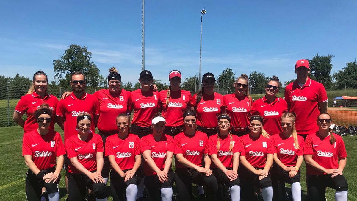 Materiały prasowe / Polski Związek Baseballu i Softballu / Na zdjęciu: reprezentacja Polski kobiet w softballu