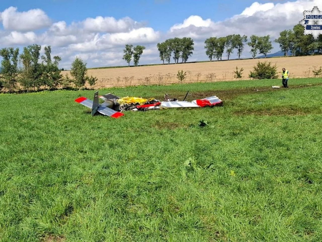 Lipowa: Awionetka runęła na ziemię niedaleko lotniska. Dwie osoby zginęły na miejscu