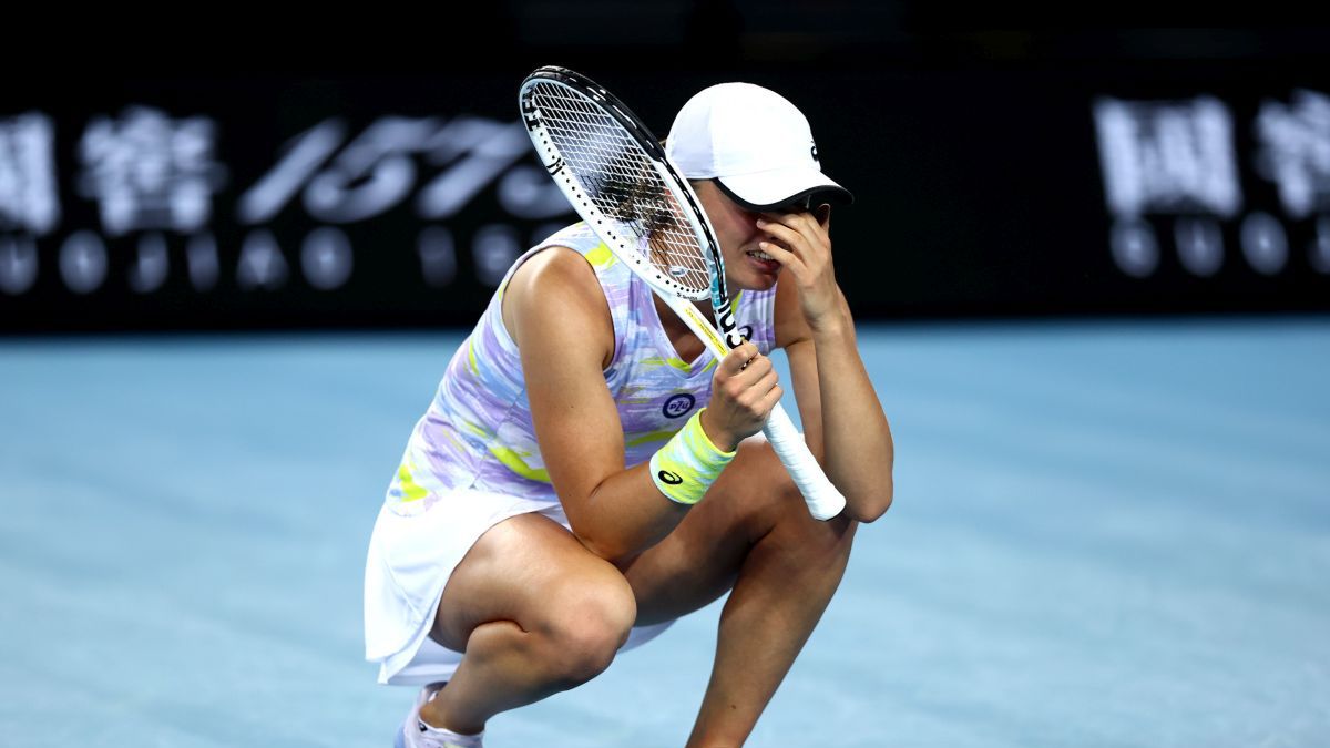 Getty Images / Mark Metcalfe / Na zdjęciu: Iga Świątek po wygranej z Soraną Cirsteą