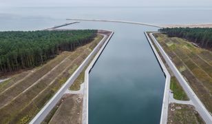 Statek utknął na Mierzei Wiślanej. Armator jest oburzony