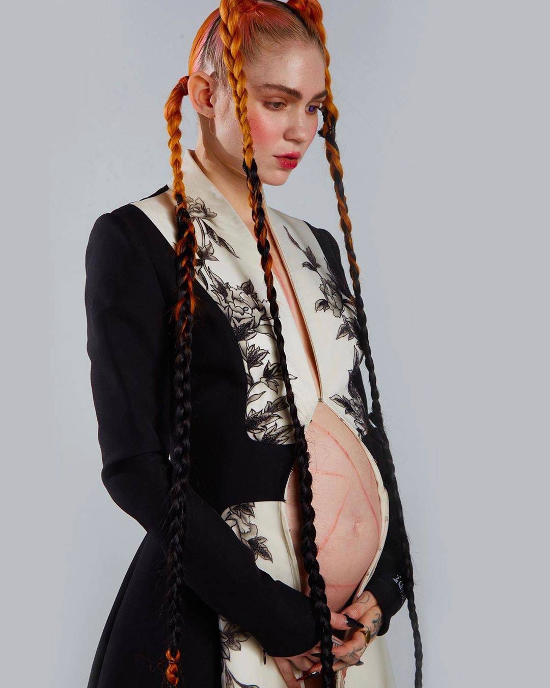 Grimes w ciąży