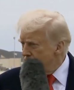 Trump dostał mikrofonem w twarz. Szybka reakcja, "załatwiłaś sobie"