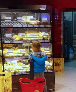 5-latek był głodny. Próbował wynieść jedzenie ze sklepu