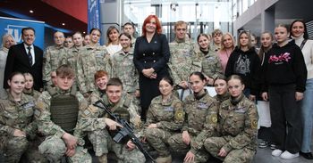 Kielce: Najlepsi młodzi znawcy Wojska Polskiego nagrodzeni