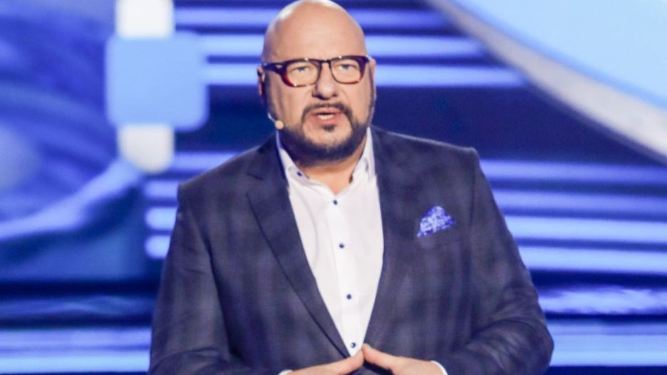 Piotr Gąsowski był współprowadzącym program "Twoja twarz brzmi znajomo"