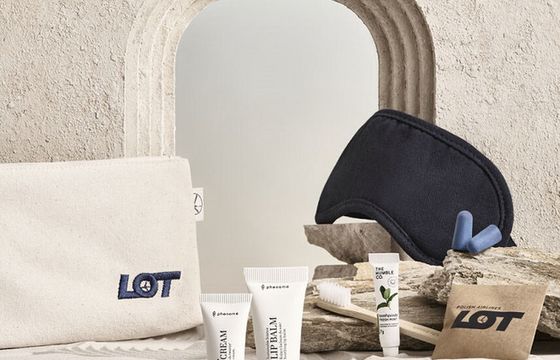 Produkty polskiej marki Phenomé na pokładach Dreamlinerów PLL LOT