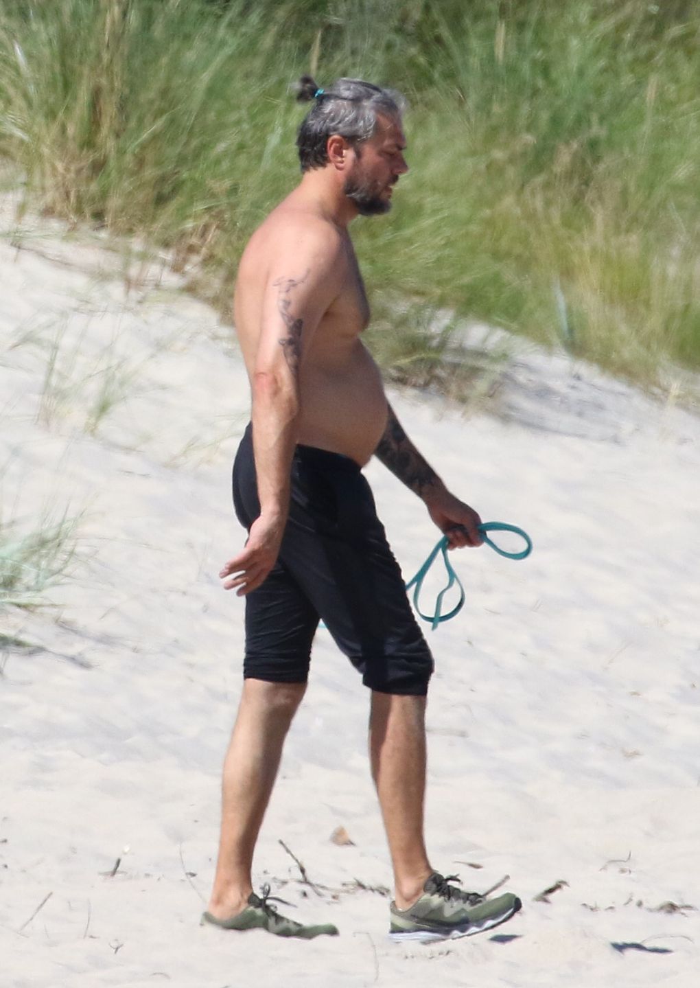 Oliwier Janiak trenuje na plaży