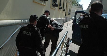 CBŚP zatrzymało gang dokonujący przestępstw gospodarczych
