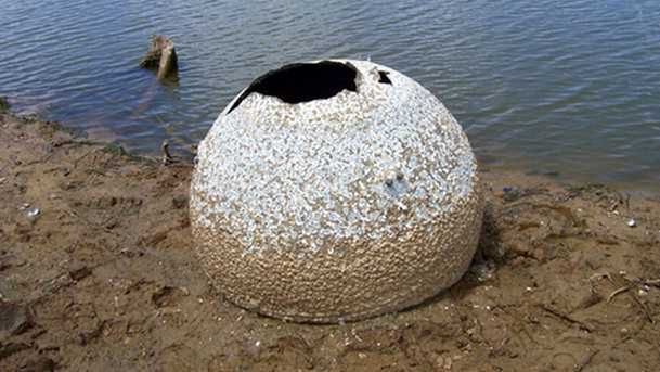 Kosmiczne znalezisko na brzegu jeziora 1