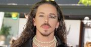 Michał Szpak obcałowany przez piękność. Jeden buziak to za mało