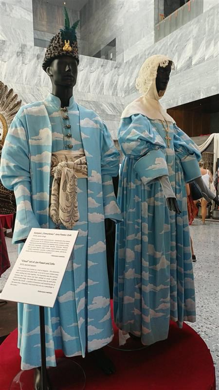 Kostiumy z "1670" na wystawie w Muzeum Historii Polski