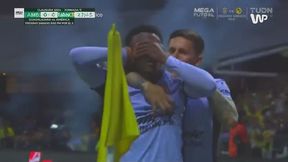 Przejął piłkę na środku boiska. A później zrobił szalony rajd [WIDEO]