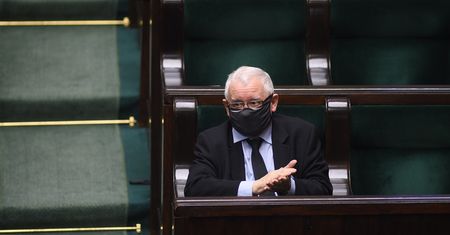 PiS traci przewagę. Gwałtowny wzrost wicelidera. Najnowszy sondaż