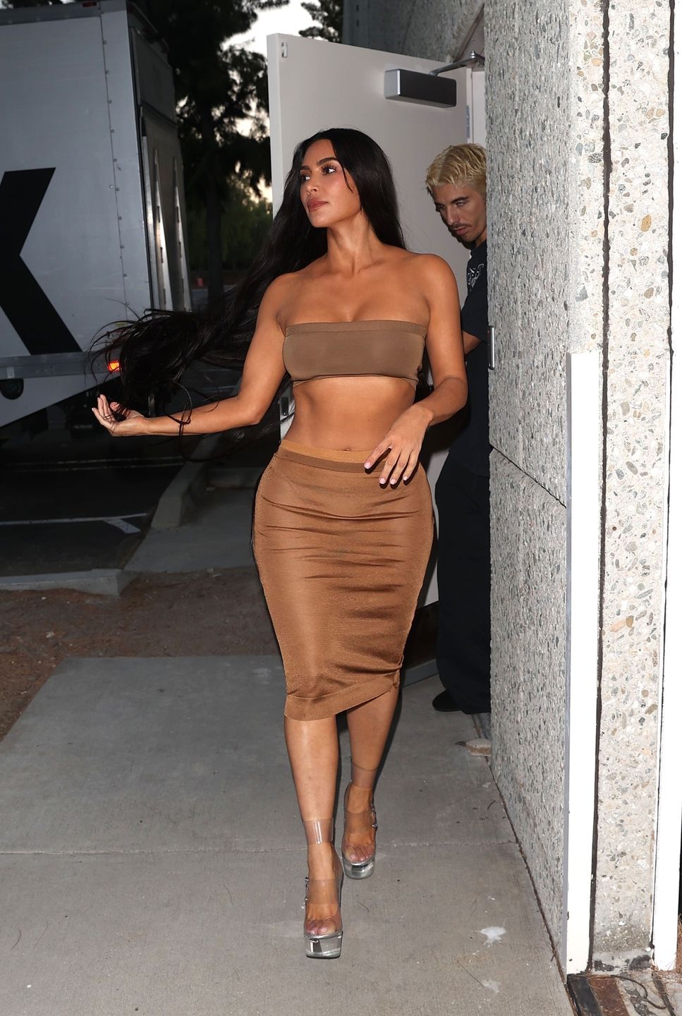 Kim Kardashian w skąpym stroju na ulicach Los Angeles