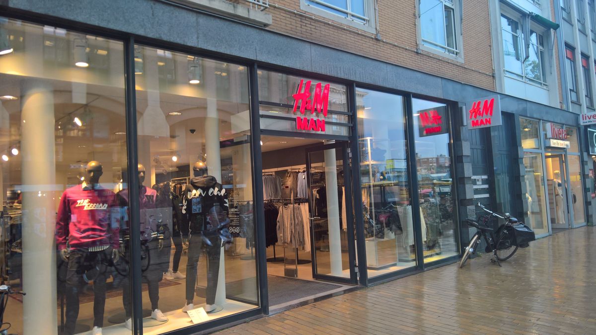 H&M otwiera sklepy. "W zgodzie z najnowszym rozporządzeniem"